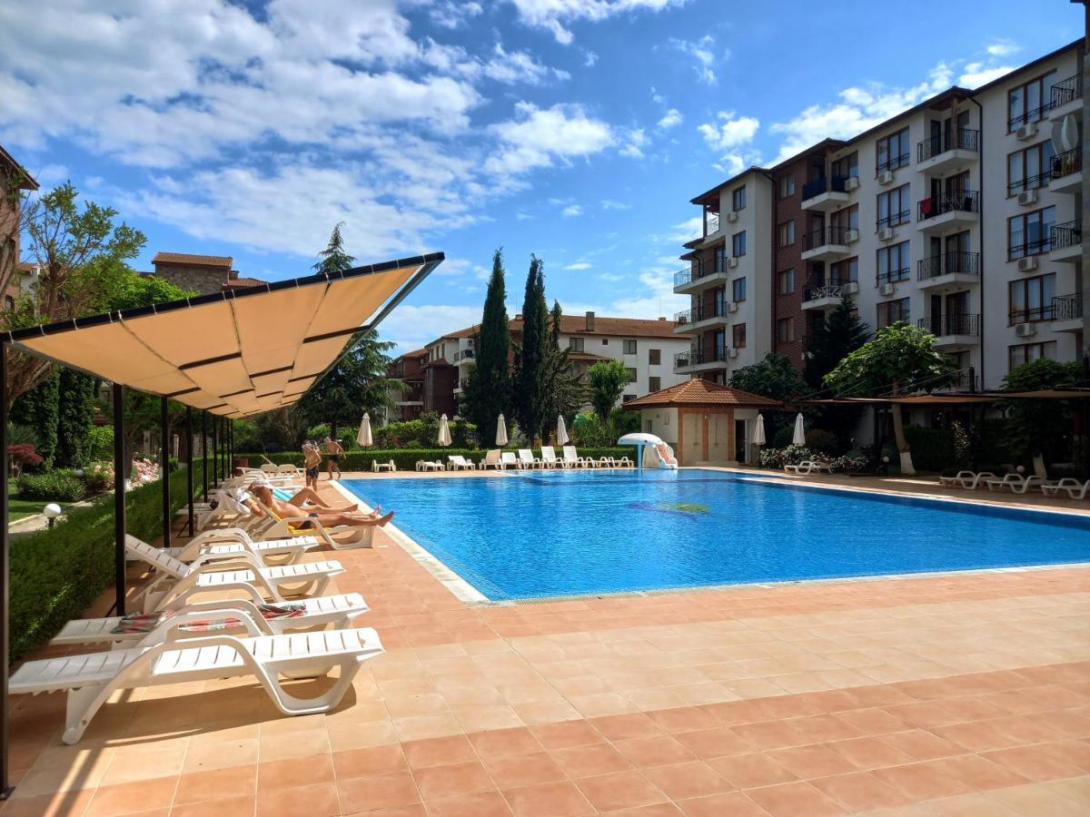 Apollon-7 Family Apartment Nesebar Bagian luar foto